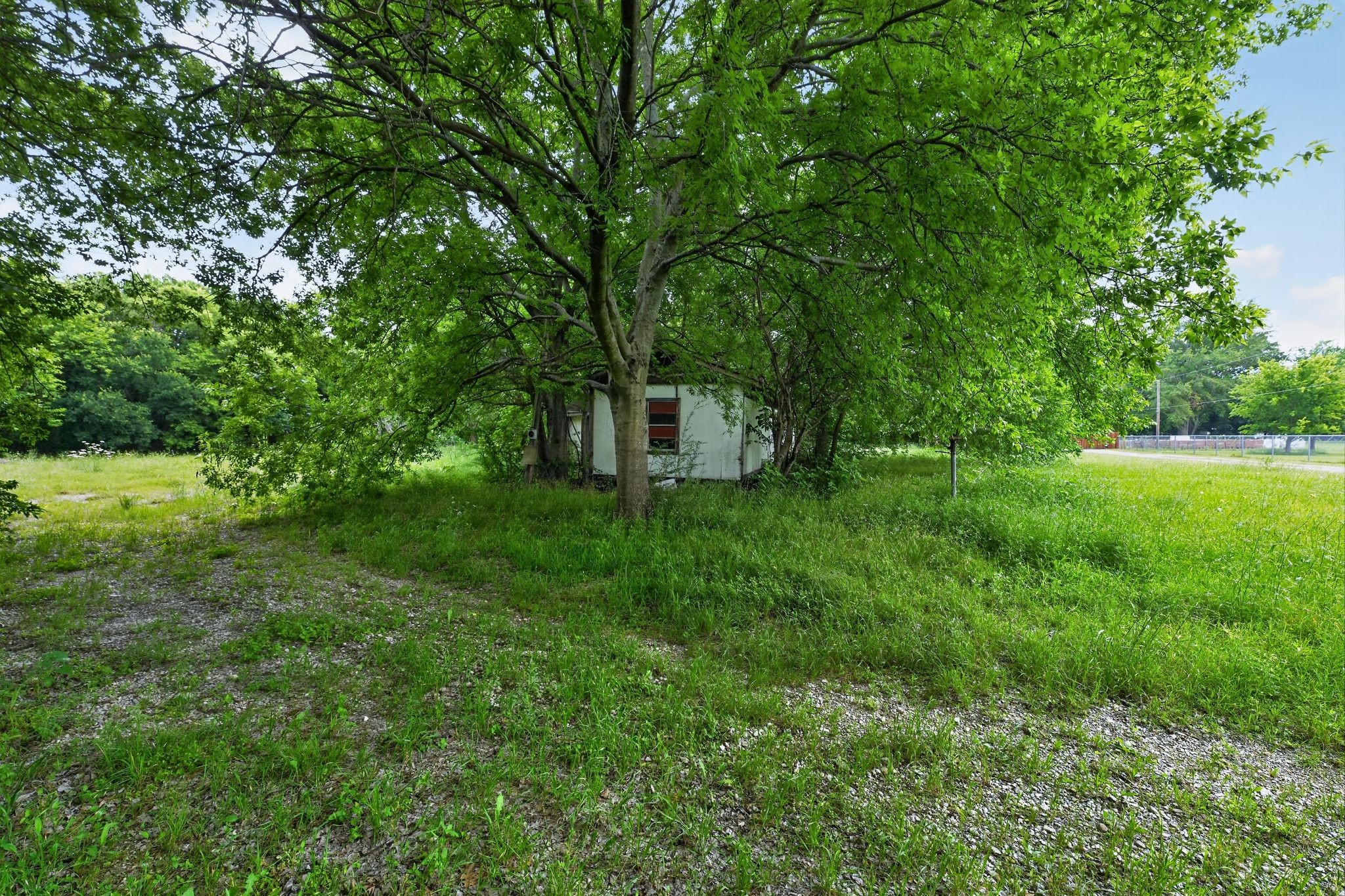 4002 Curry Road Arlington TX 76001