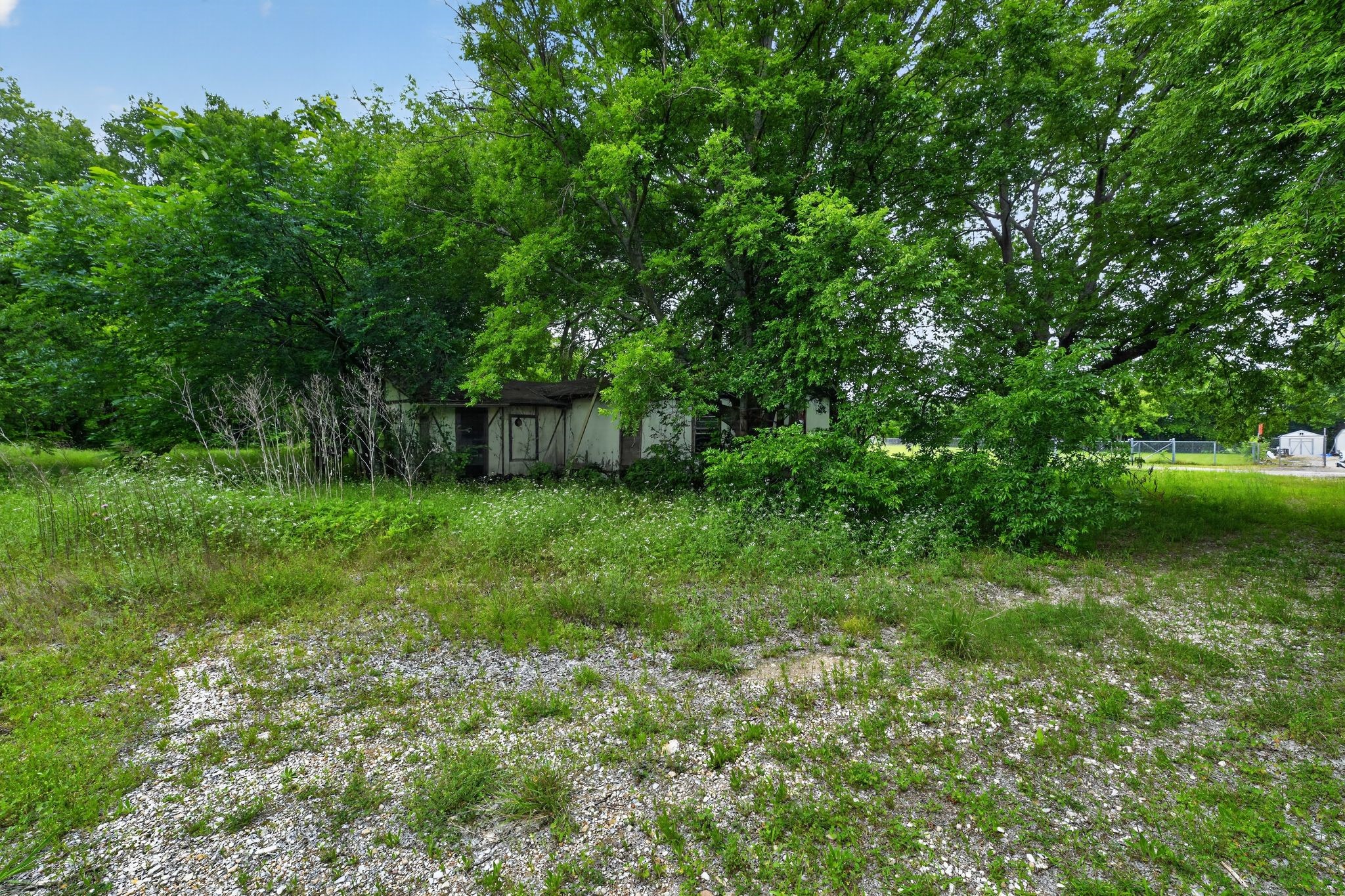 4002 Curry Road Arlington TX 76001