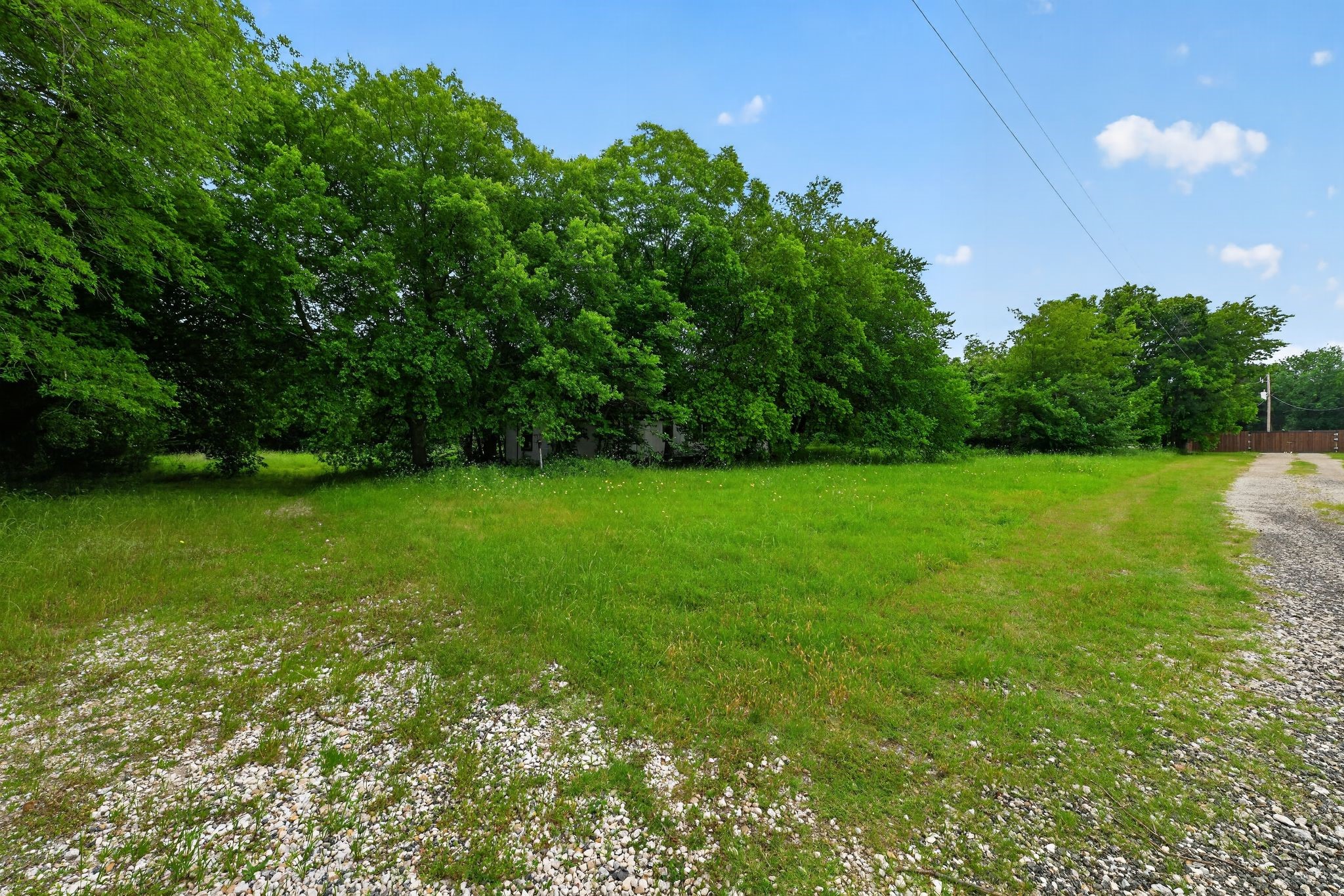 4002 Curry Road Arlington TX 76001