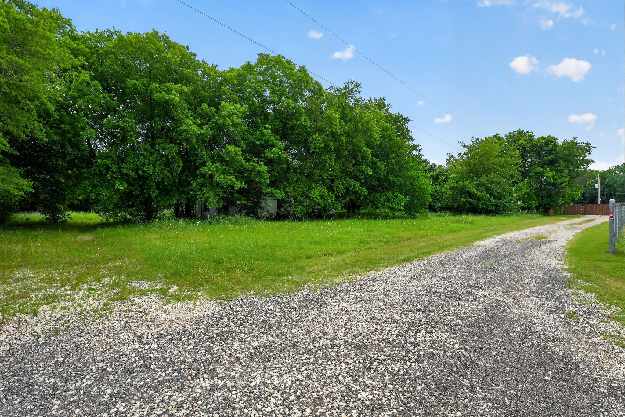 4002 Curry Road Arlington TX 76001