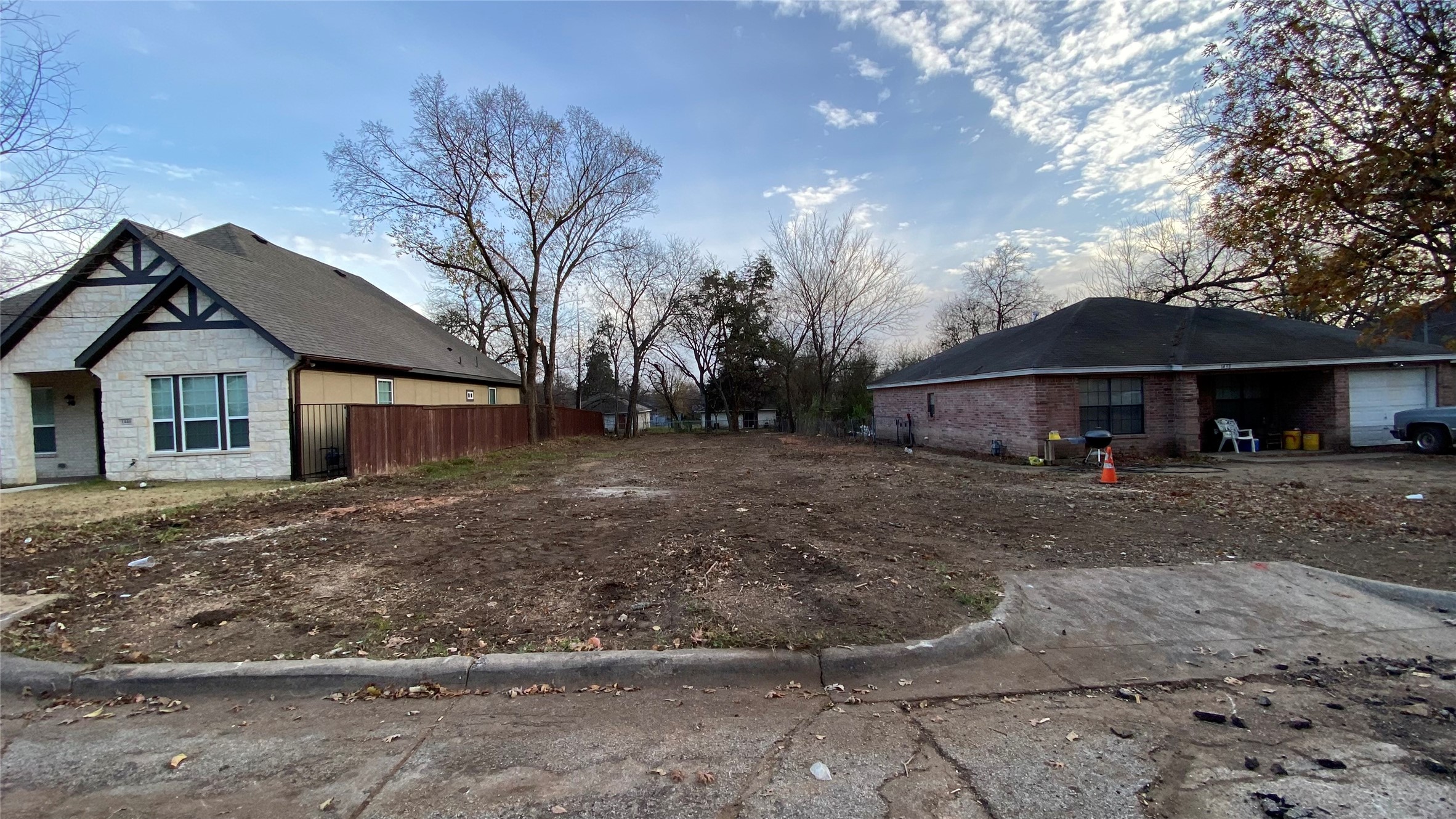 1442 Owega Avenue Dallas TX 75216