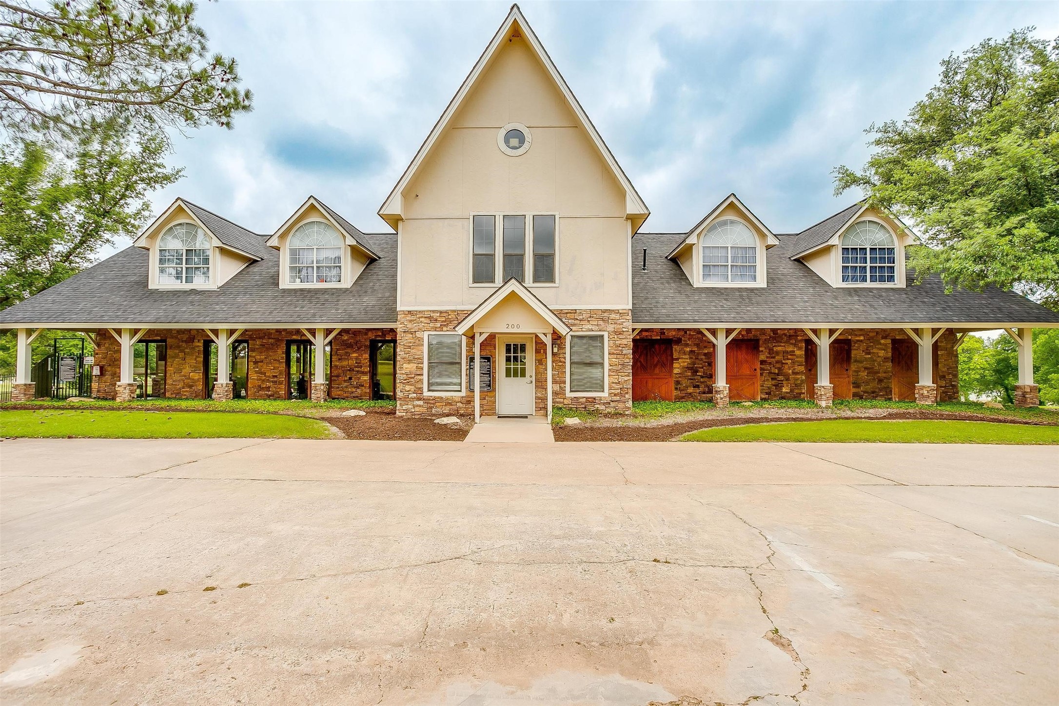 720 S Sugartree Drive Lipan TX 76462