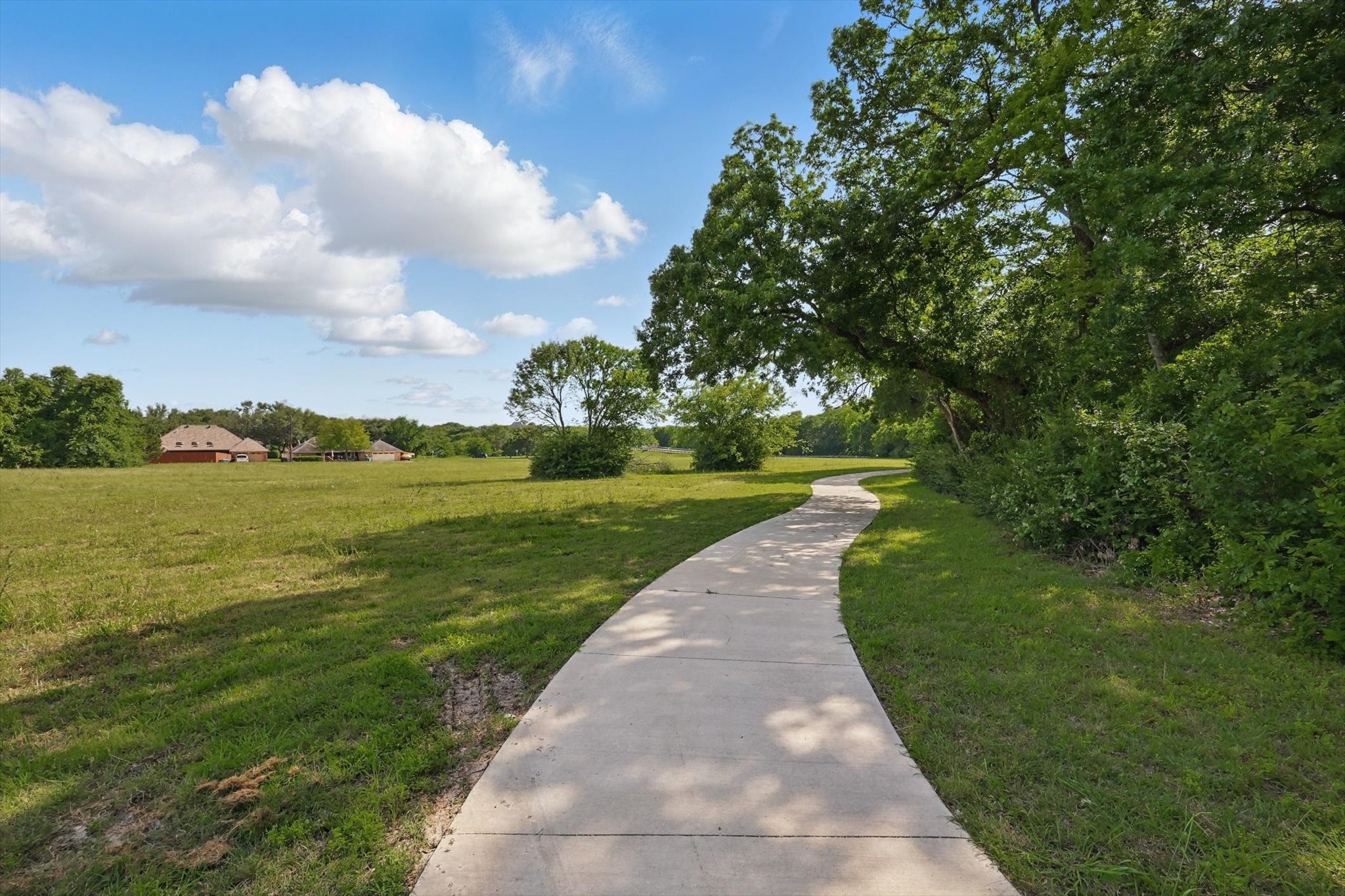 699 W Wintergreen Road Desoto TX 75115