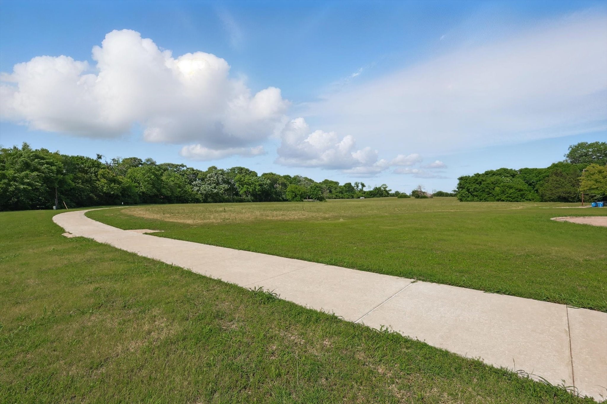 699 W Wintergreen Road Desoto TX 75115