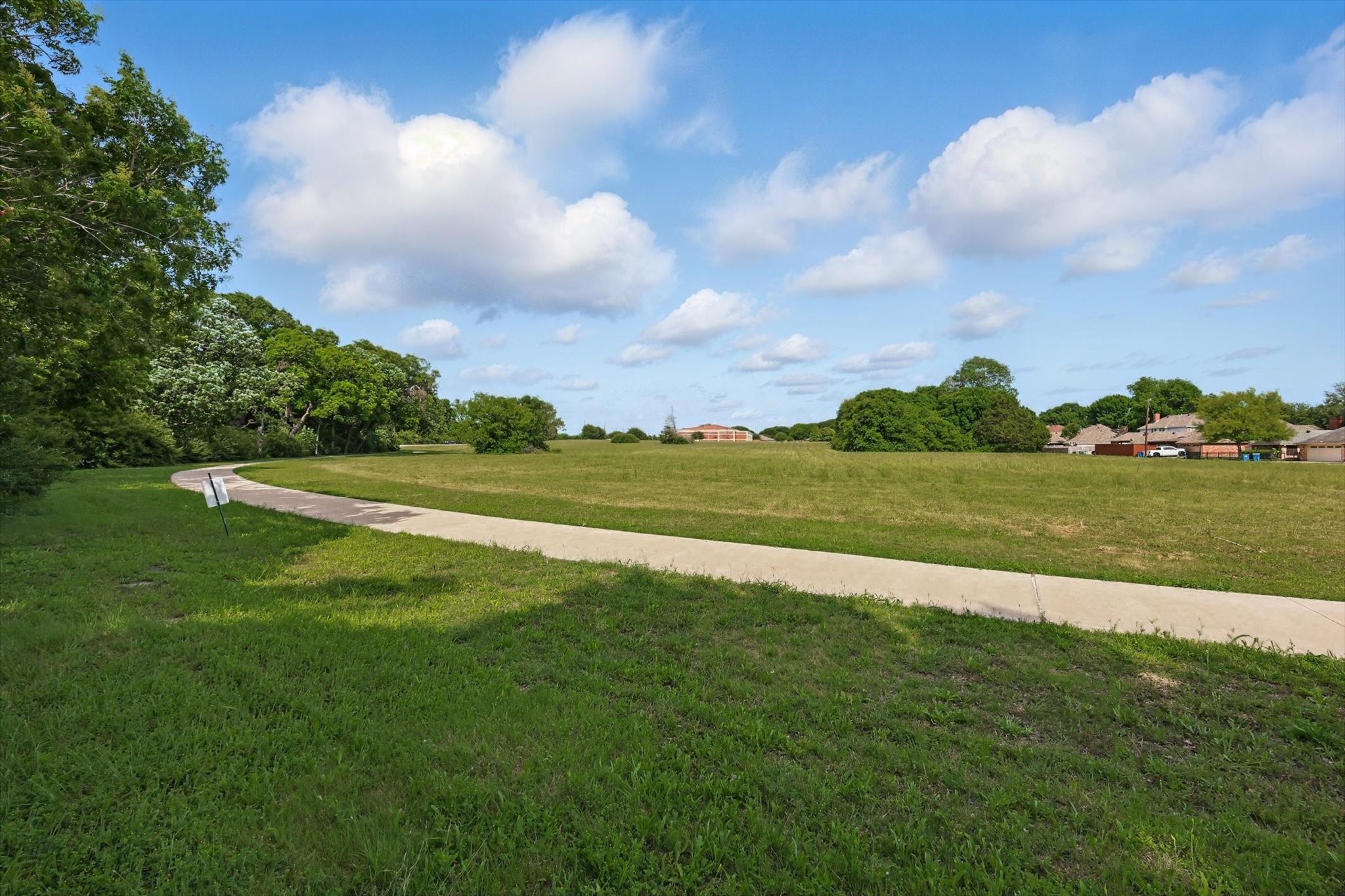 699 W Wintergreen Road Desoto TX 75115