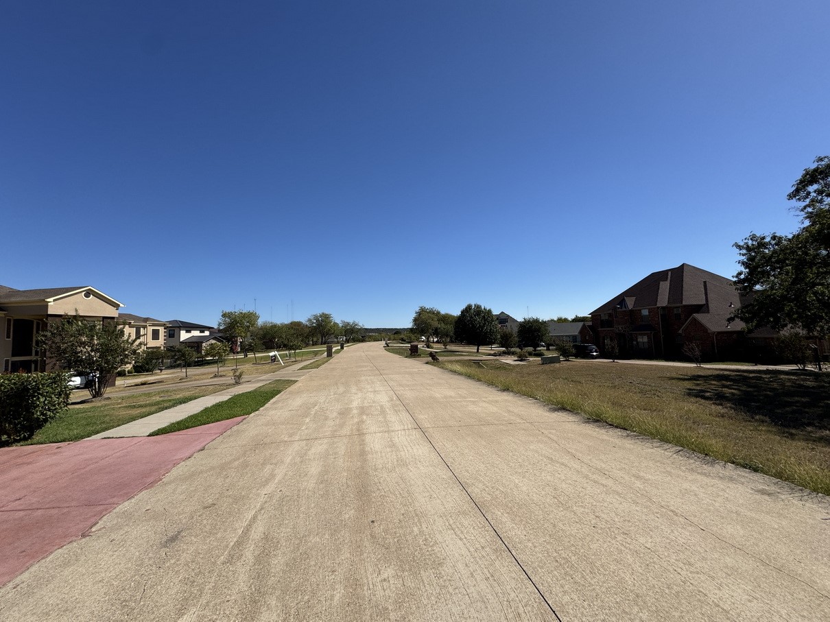 1036 Mallard Pointe Drive Grand Prairie TX 75104