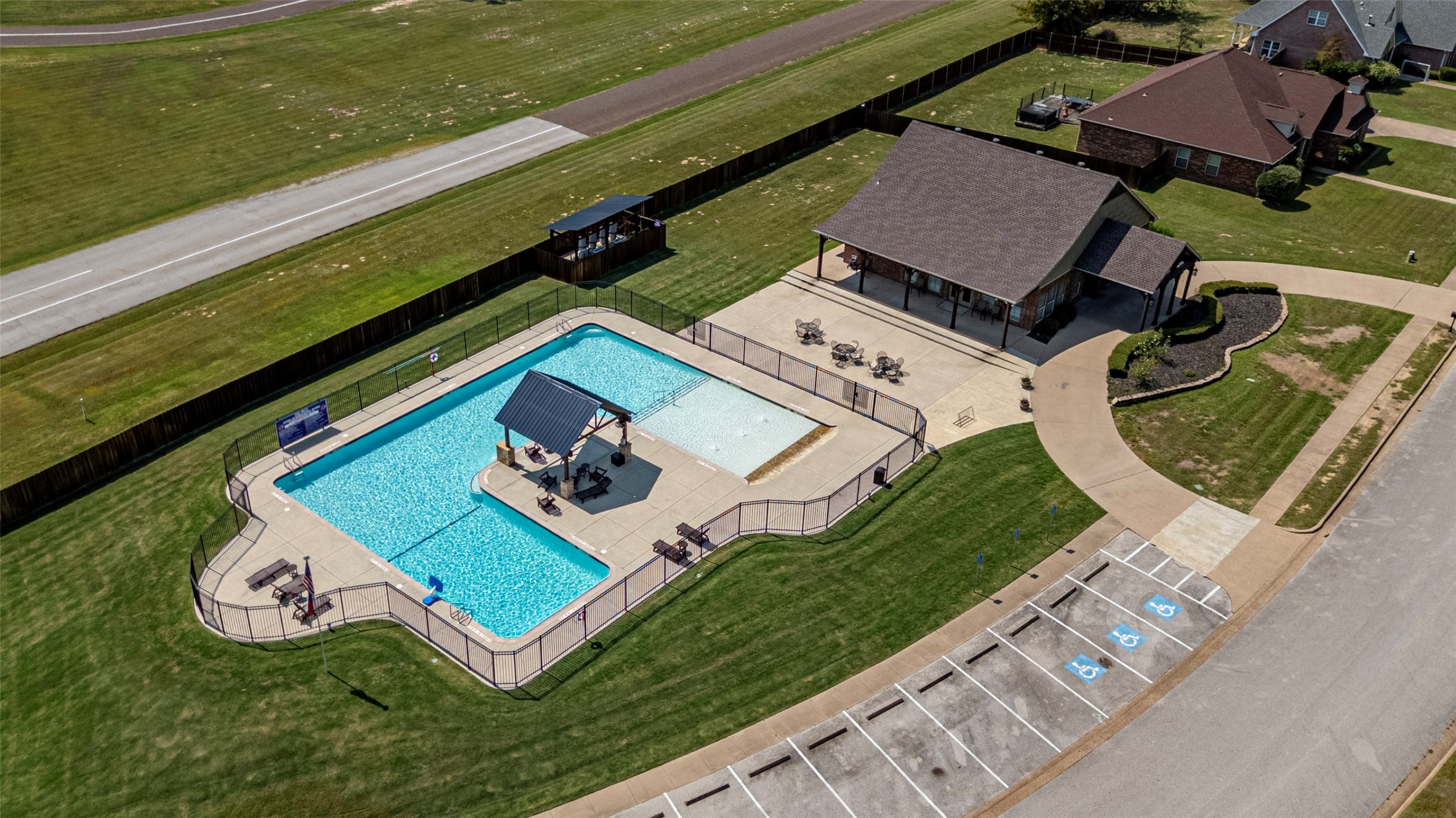 585 Imagine Drive Lindale TX 75771