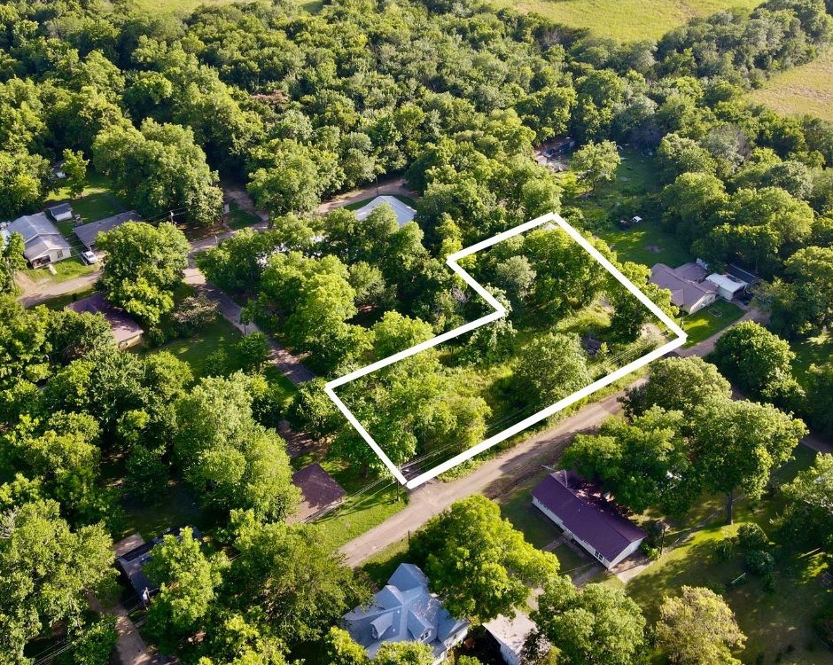 202 Elm Street Roxton TX 75477