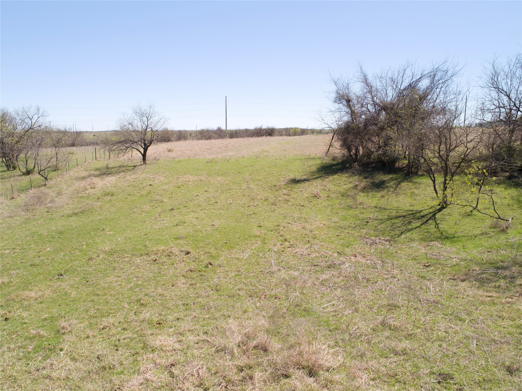 Lot 4 NW County Road 2170 Barry TX 75102