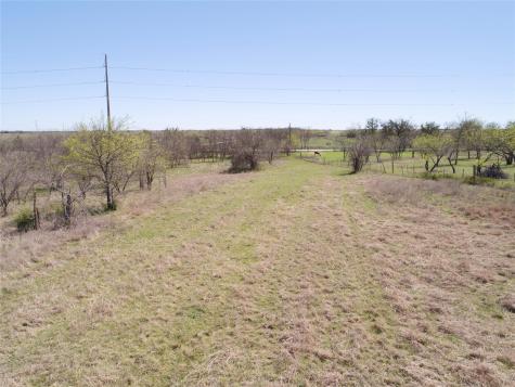 Lot 4 NW County Road 2170 Barry TX 75102