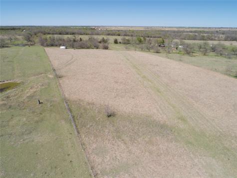Lot 4 NW County Road 2170 Barry TX 75102
