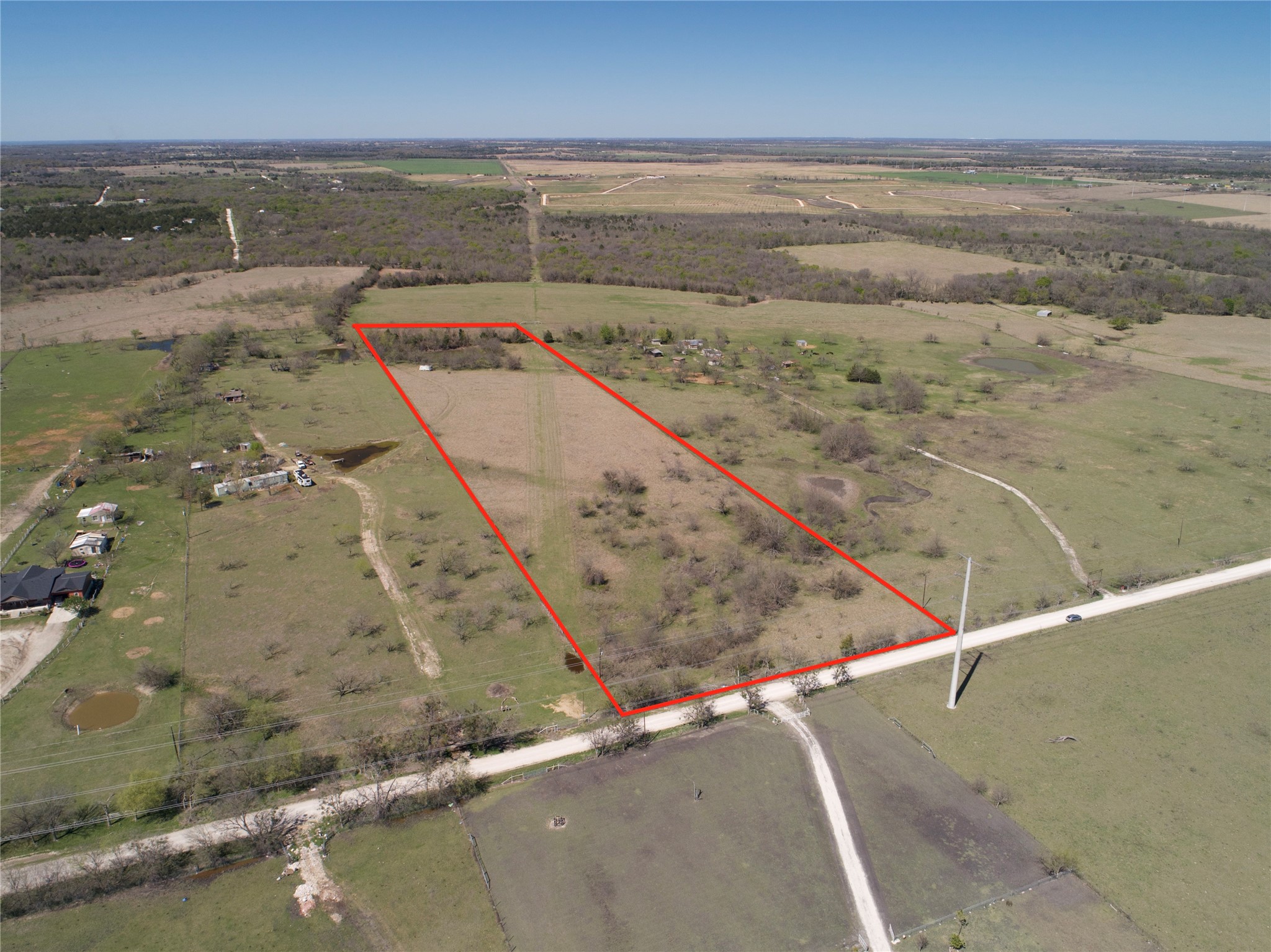 Lot 4 NW County Road 2170 Barry TX 75102