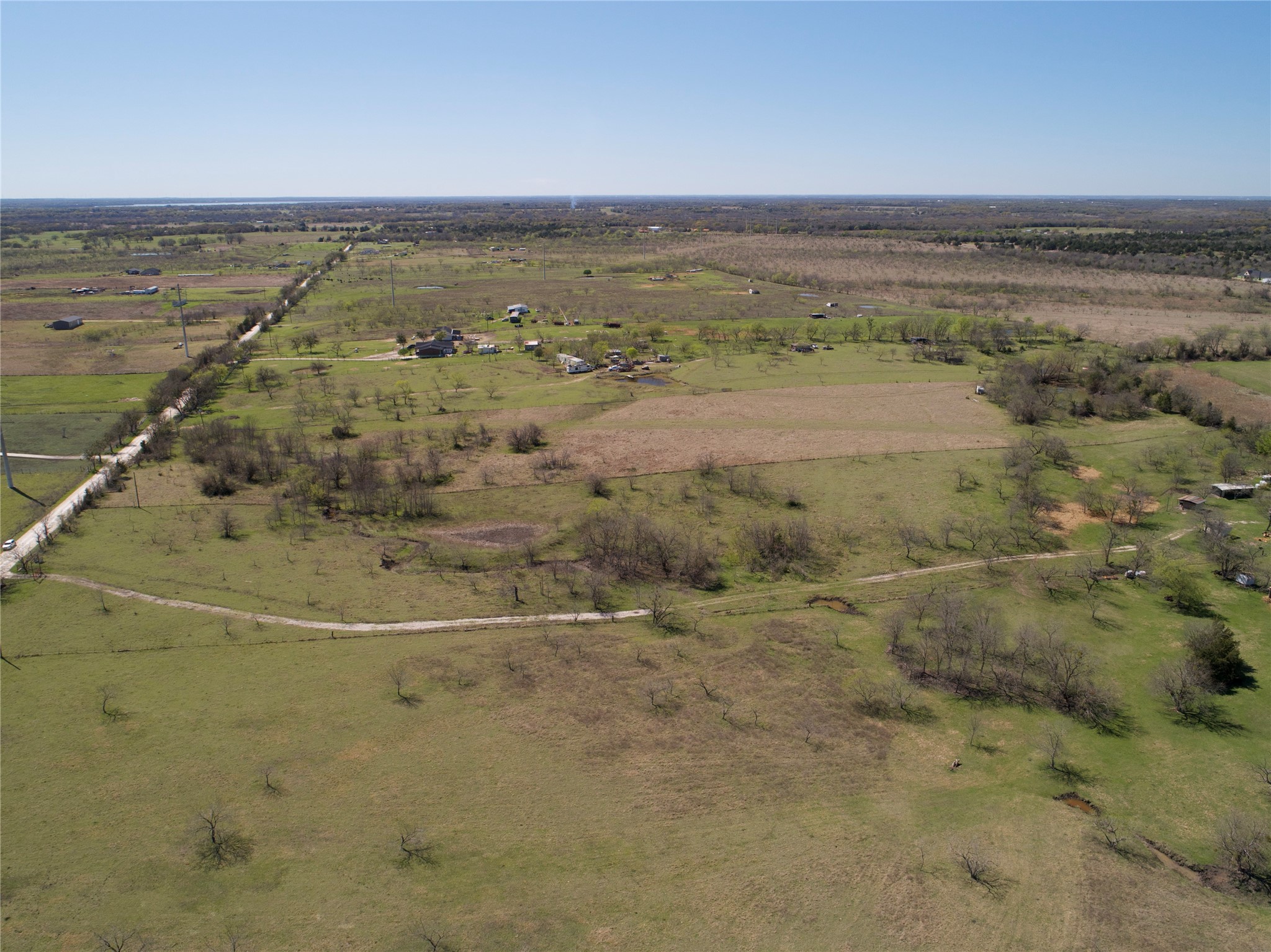 Lot 4 NW County Road 2170 Barry TX 75102