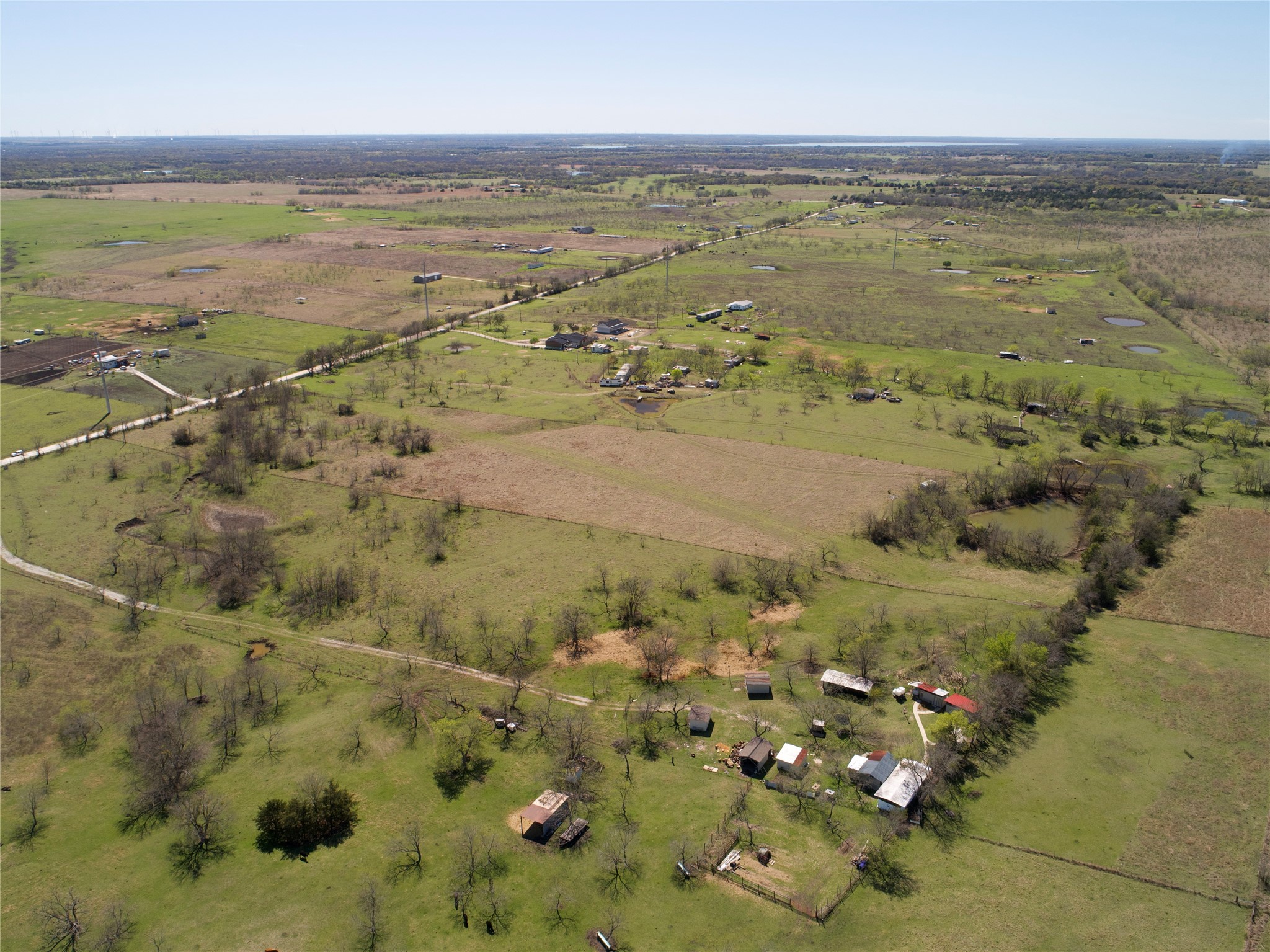 Lot 4 NW County Road 2170 Barry TX 75102