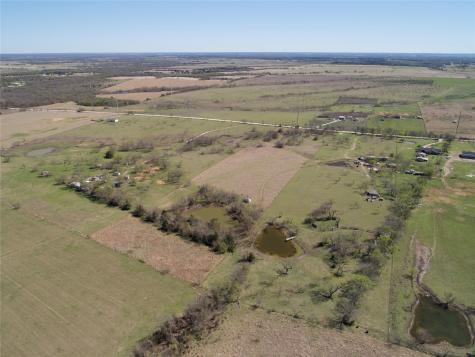 Lot 4 NW County Road 2170 Barry TX 75102