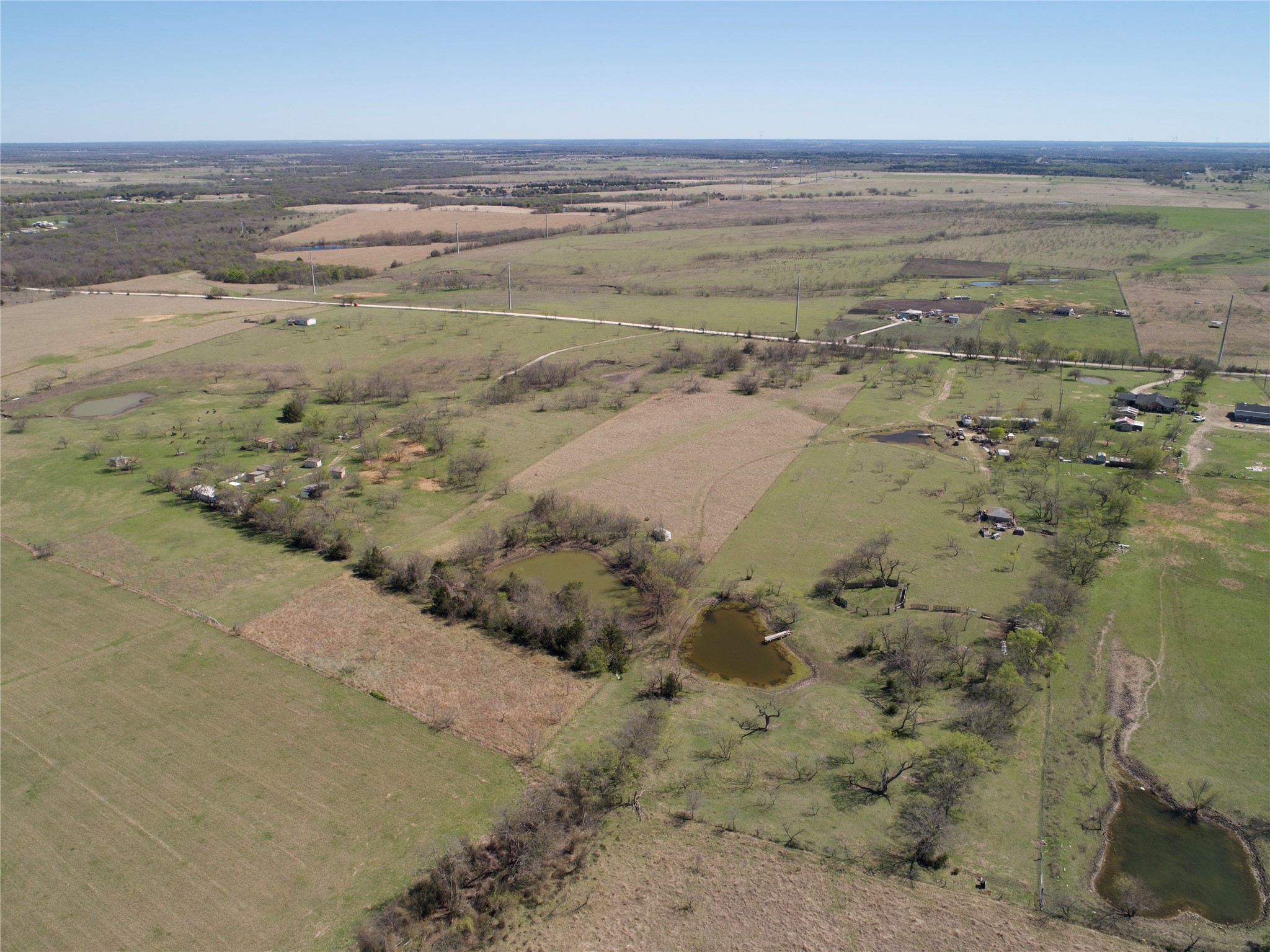 Lot 4 NW County Road 2170 Barry TX 75102