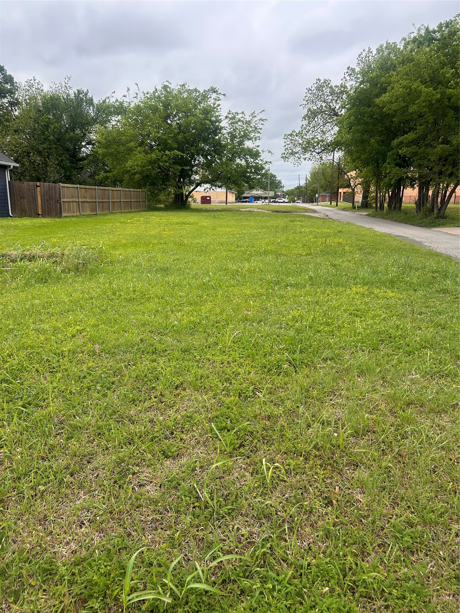 720 S Montgomery Street Sherman TX 75090