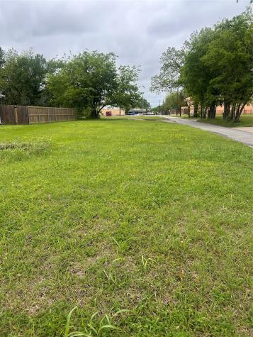 720 S Montgomery Street Sherman TX 75090