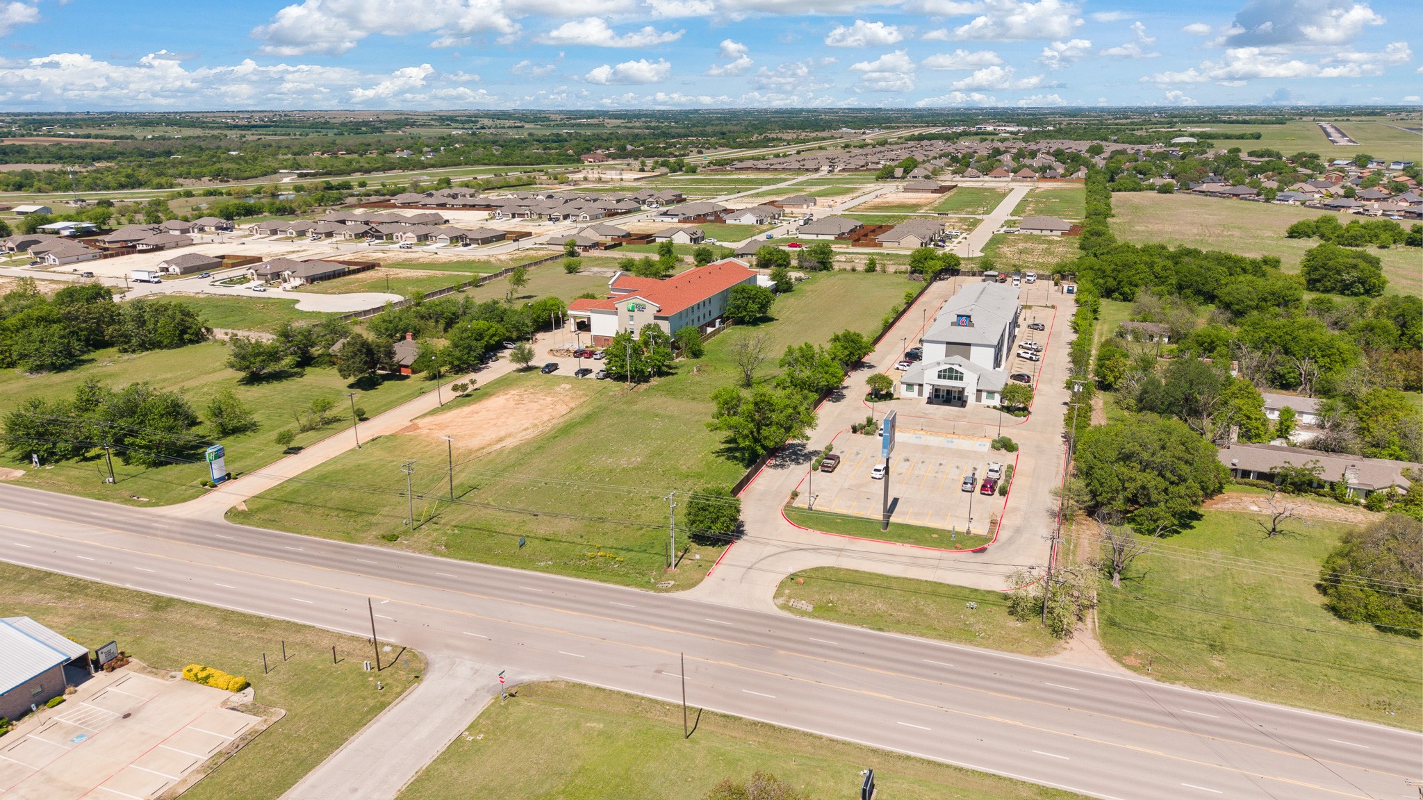 1724 W Henderson Street Cleburne TX 76033