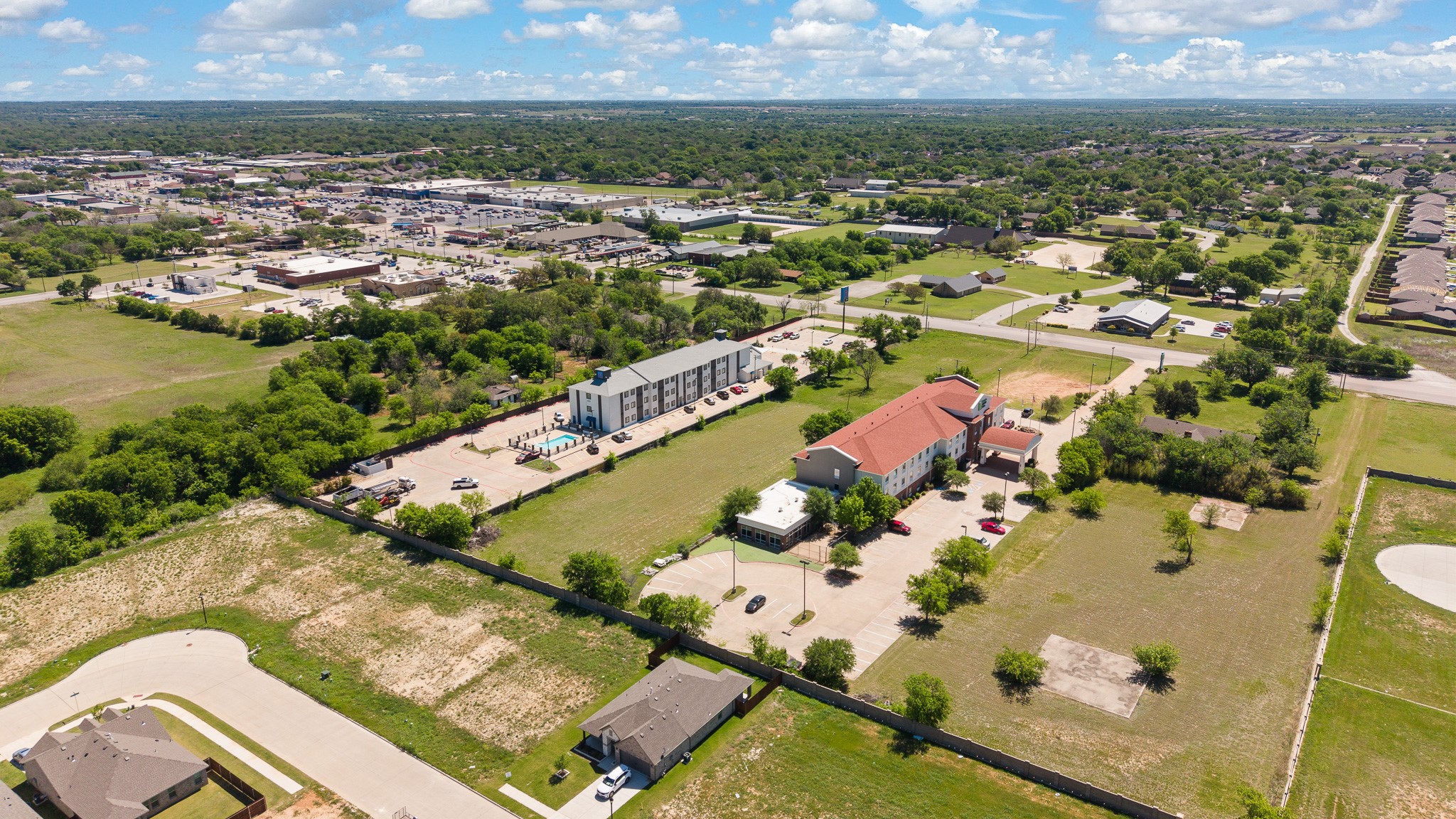 1724 W Henderson Street Cleburne TX 76033
