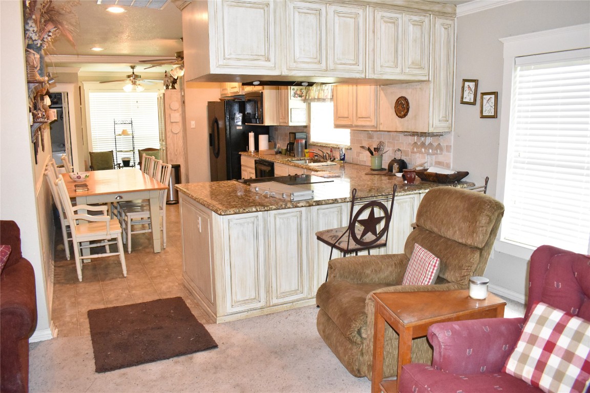 3094 Fm 428 W Aubrey TX 76227
