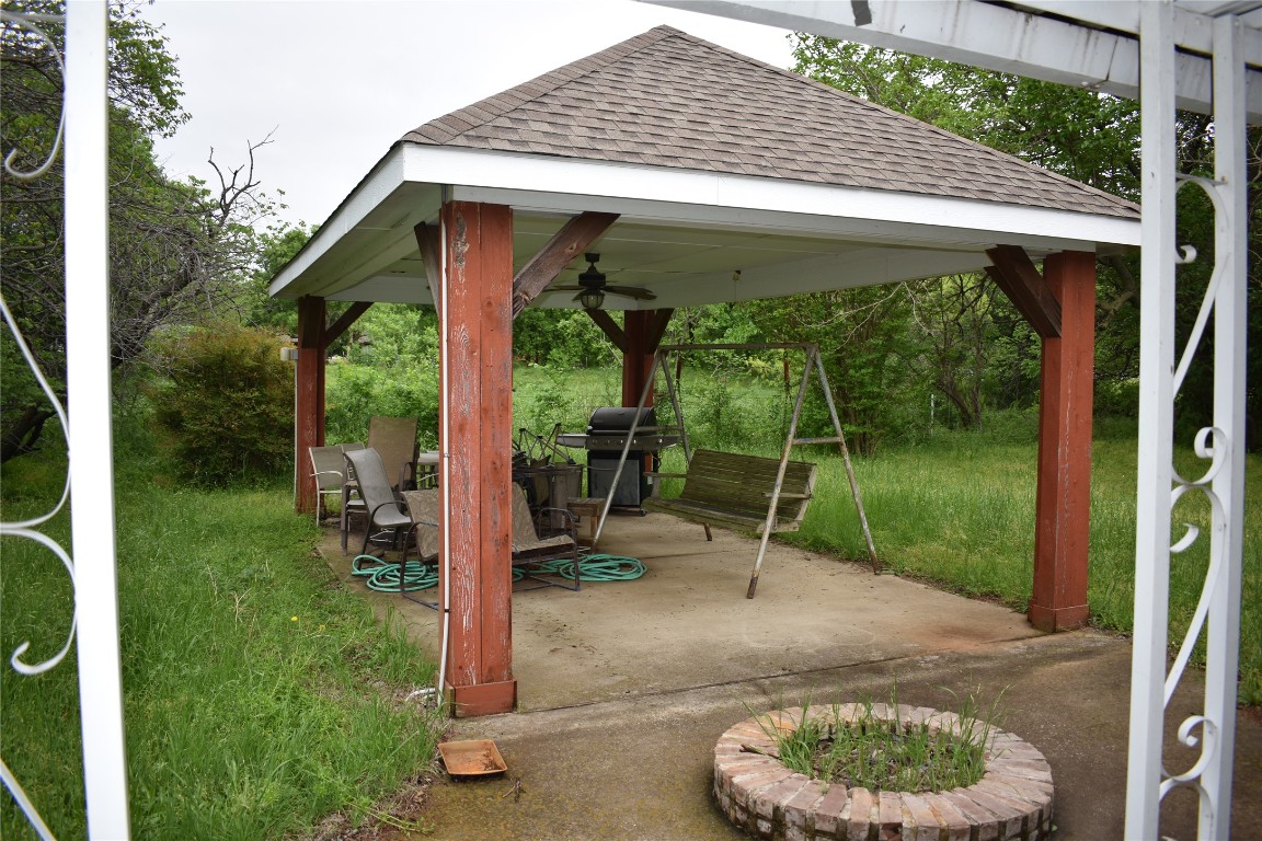 3094 Fm 428 W Aubrey TX 76227