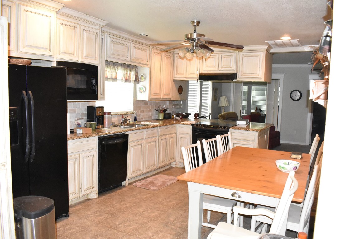 3094 Fm 428 W Aubrey TX 76227
