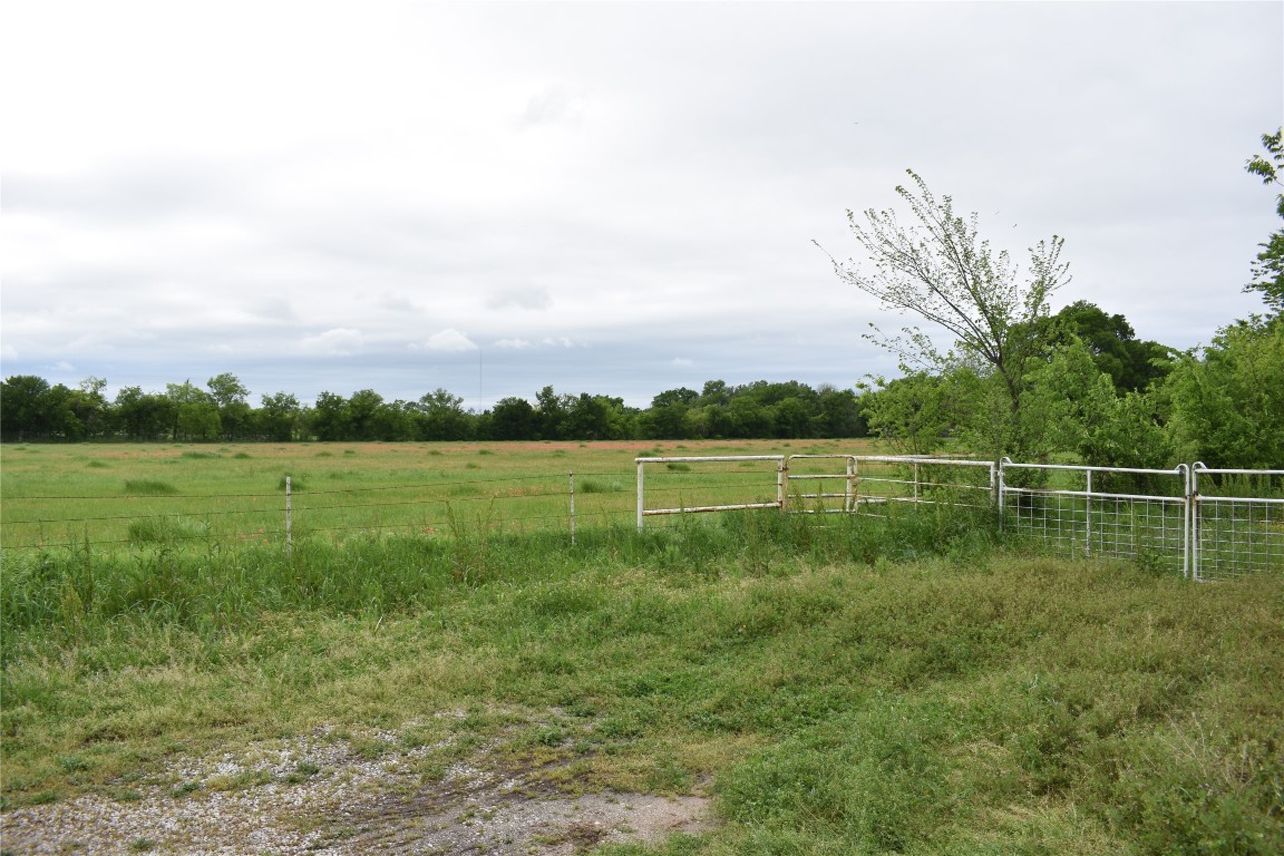 3094 Fm 428 W Aubrey TX 76227