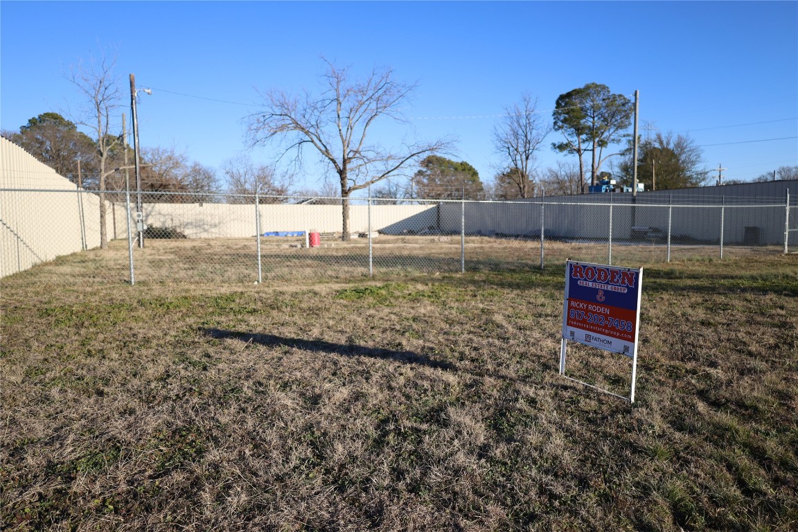 4208 N Main Street Cleburne TX 76058