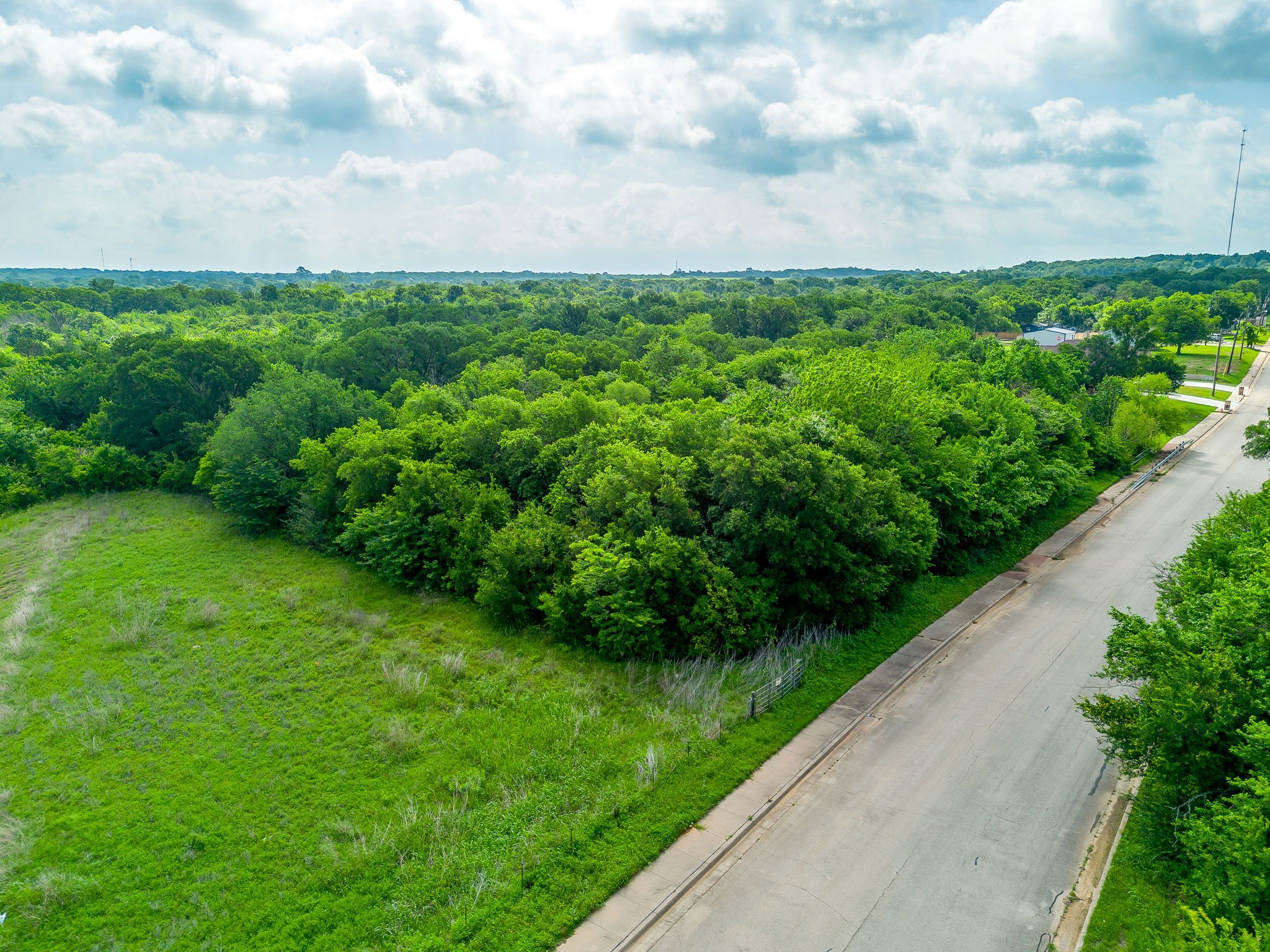 1193 S Brazos Avenue Cleburne TX 76031