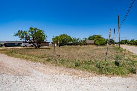 2202 Avenue N Anson TX 79501