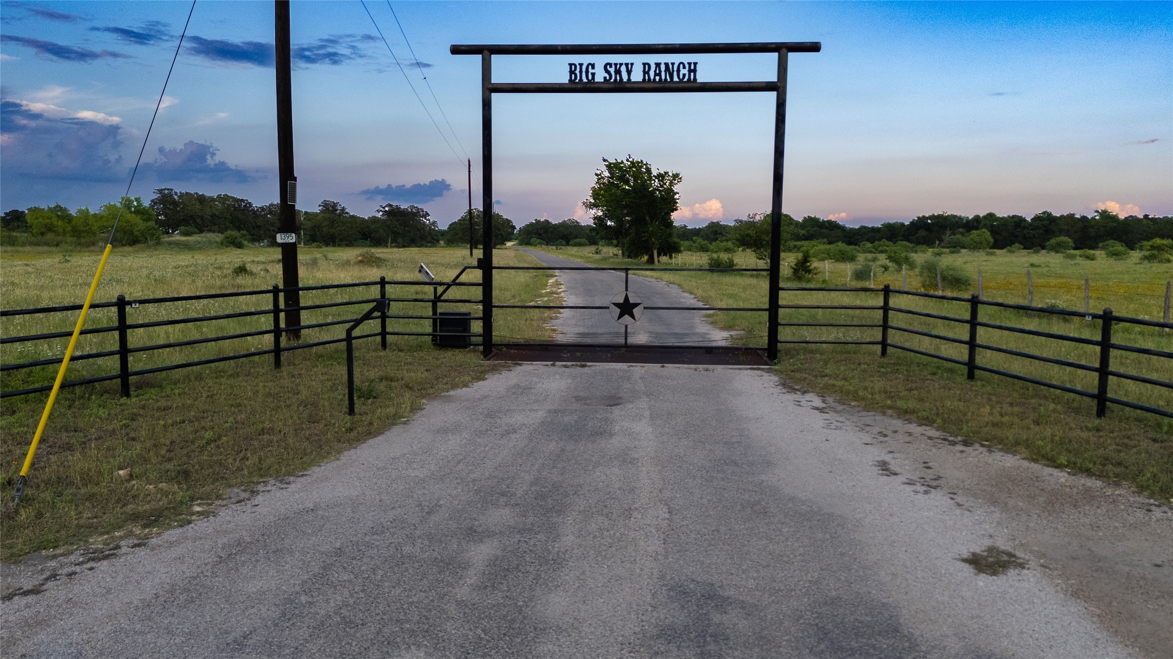 1395 S Highway 95 Smithville TX 78957