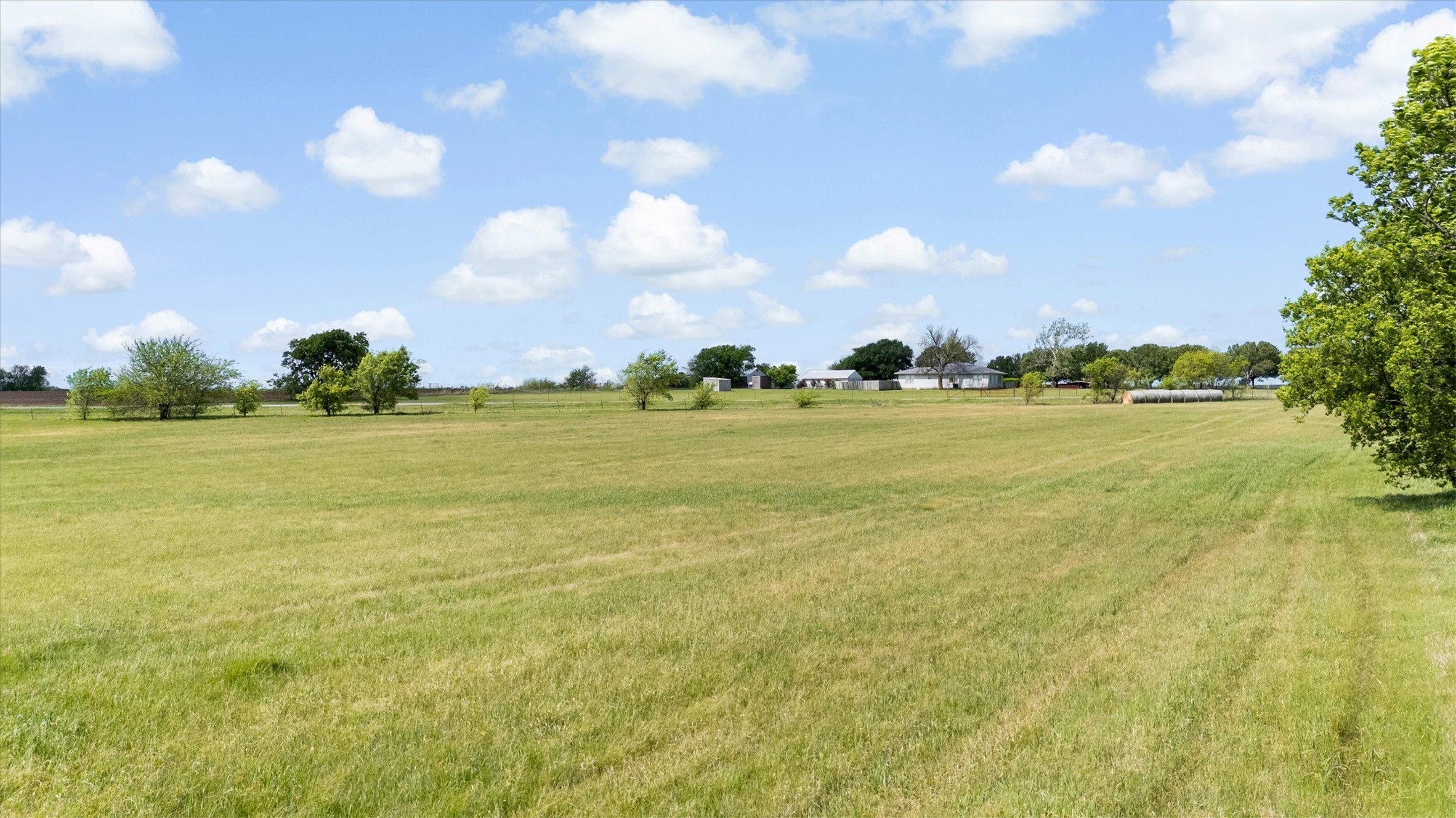 1121 1199 Lindsay TX 76250