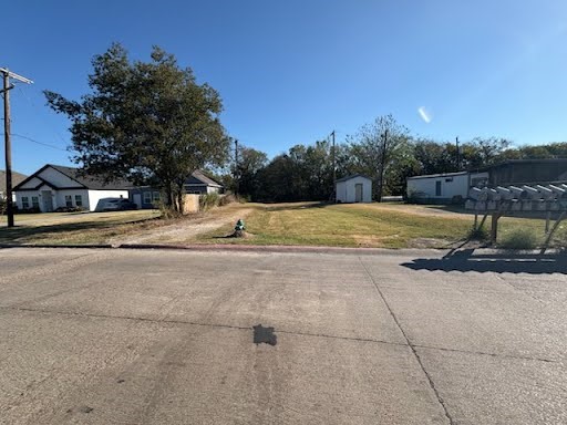 1002 S Smith Street Ennis TX 75119