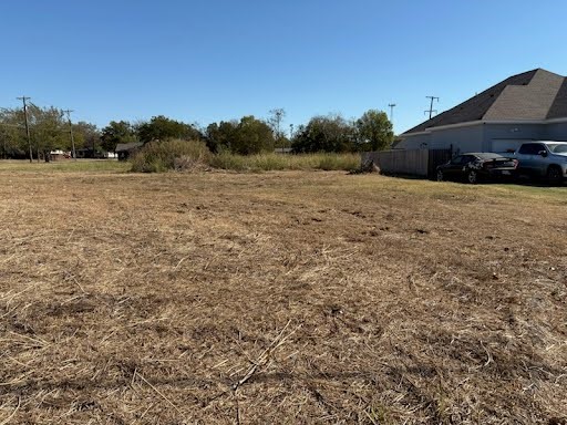 1002 S Smith Street Ennis TX 75119
