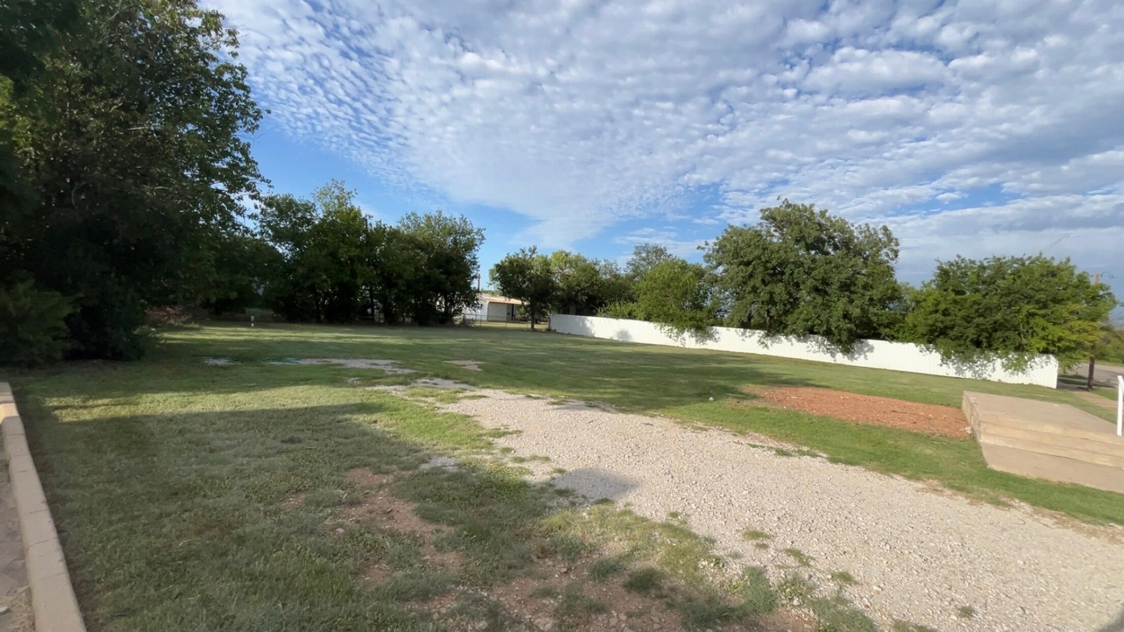 505 E Walnut Street Coleman TX 76834