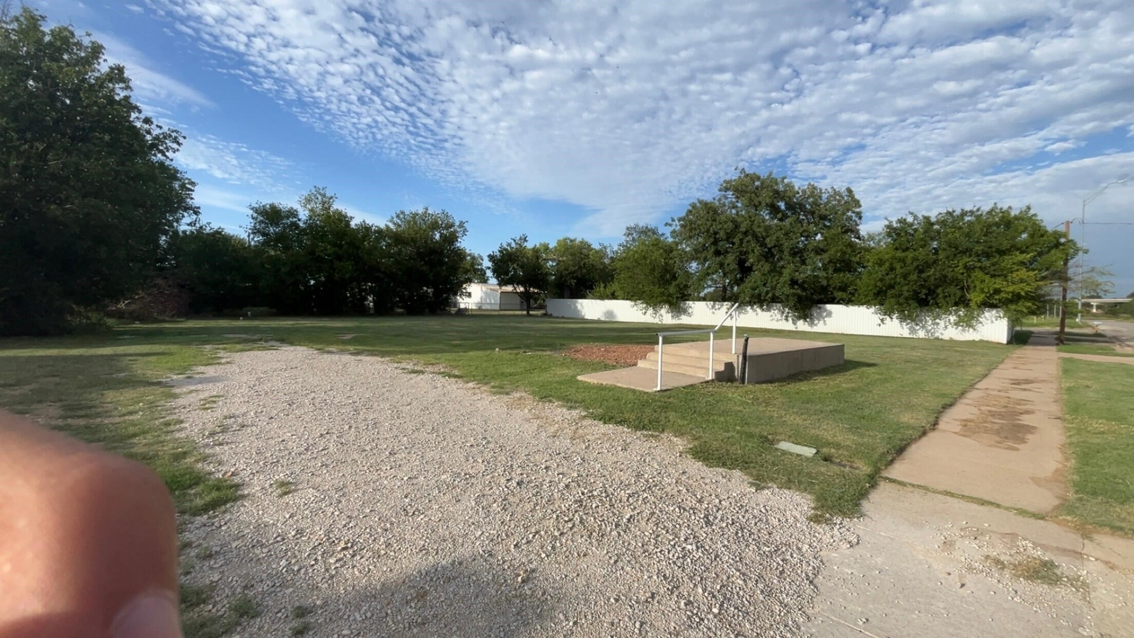 505 E Walnut Street Coleman TX 76834