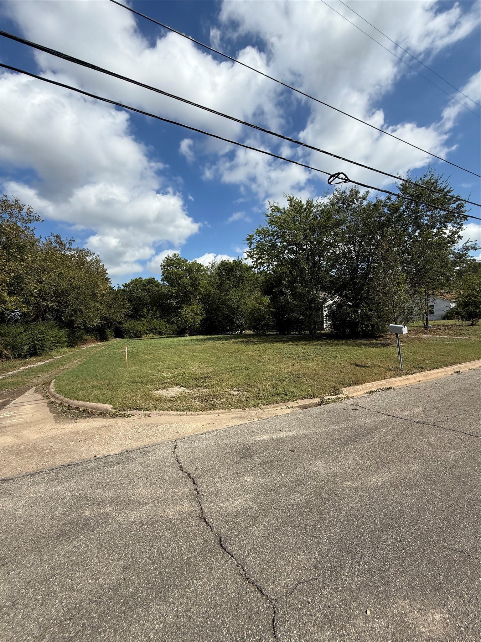 1721 N Hoard Avenue Sherman TX 75090