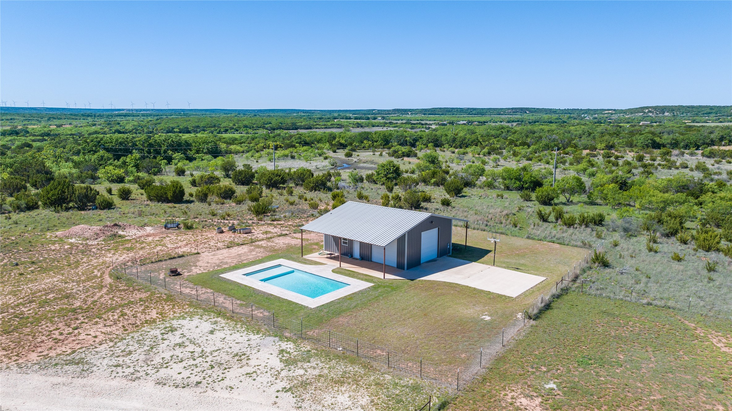 6922 Highway 83 Ovalo TX 79541