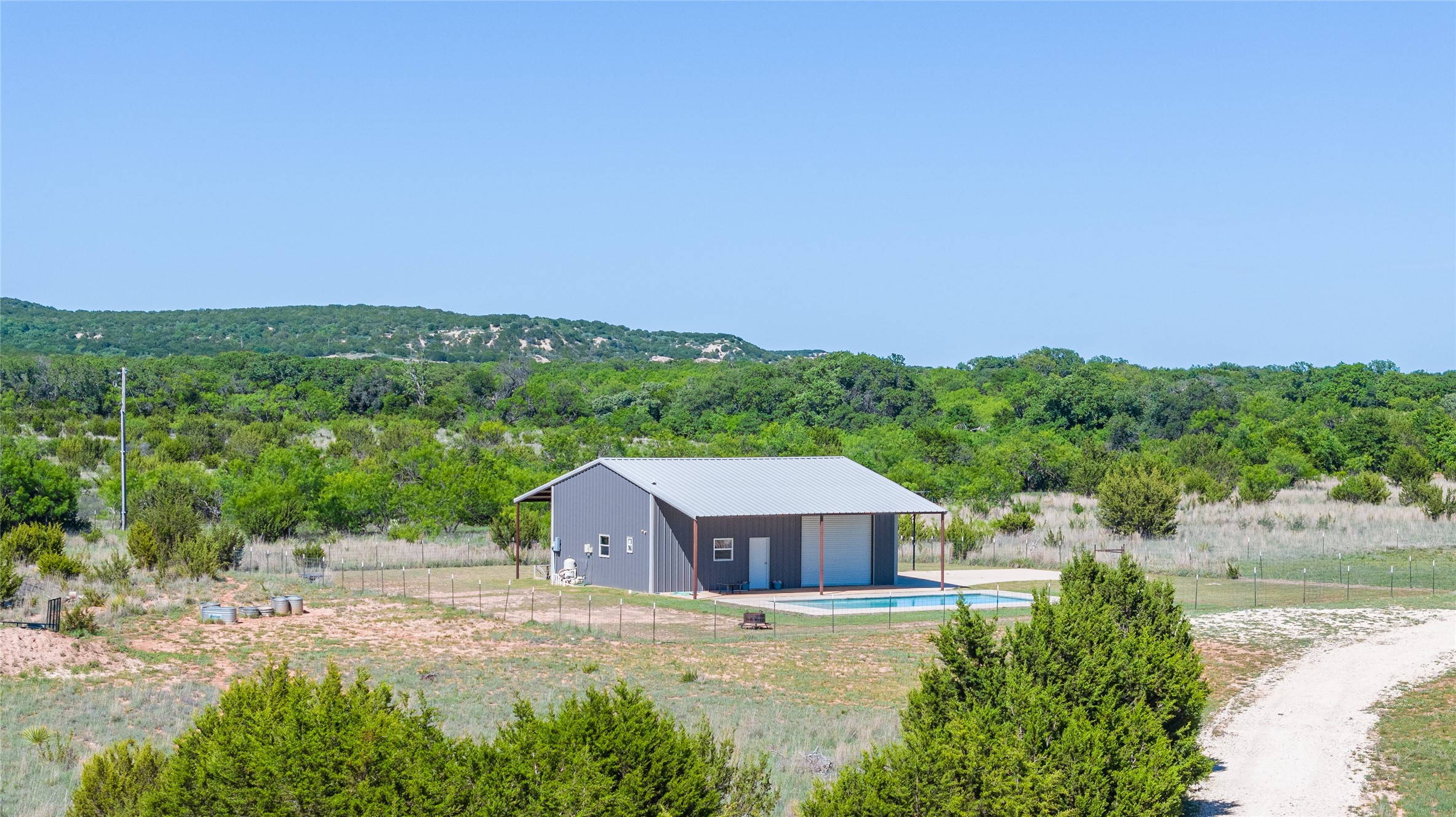 6922 Highway 83 Ovalo TX 79541