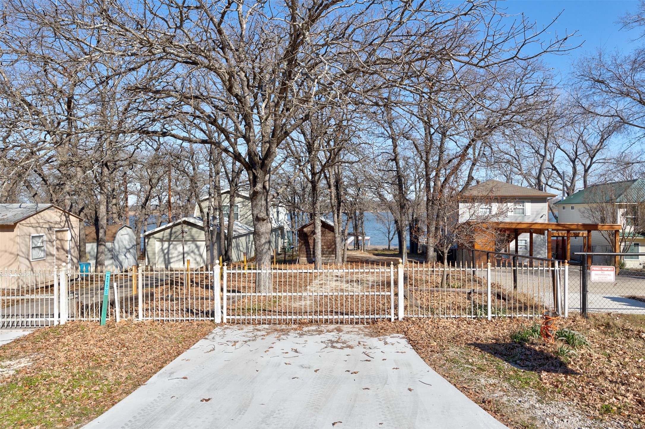 1154 W Lake Drive Weatherford TX 76087
