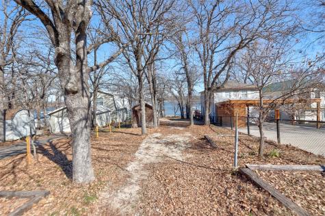 1154 W Lake Drive Weatherford TX 76087