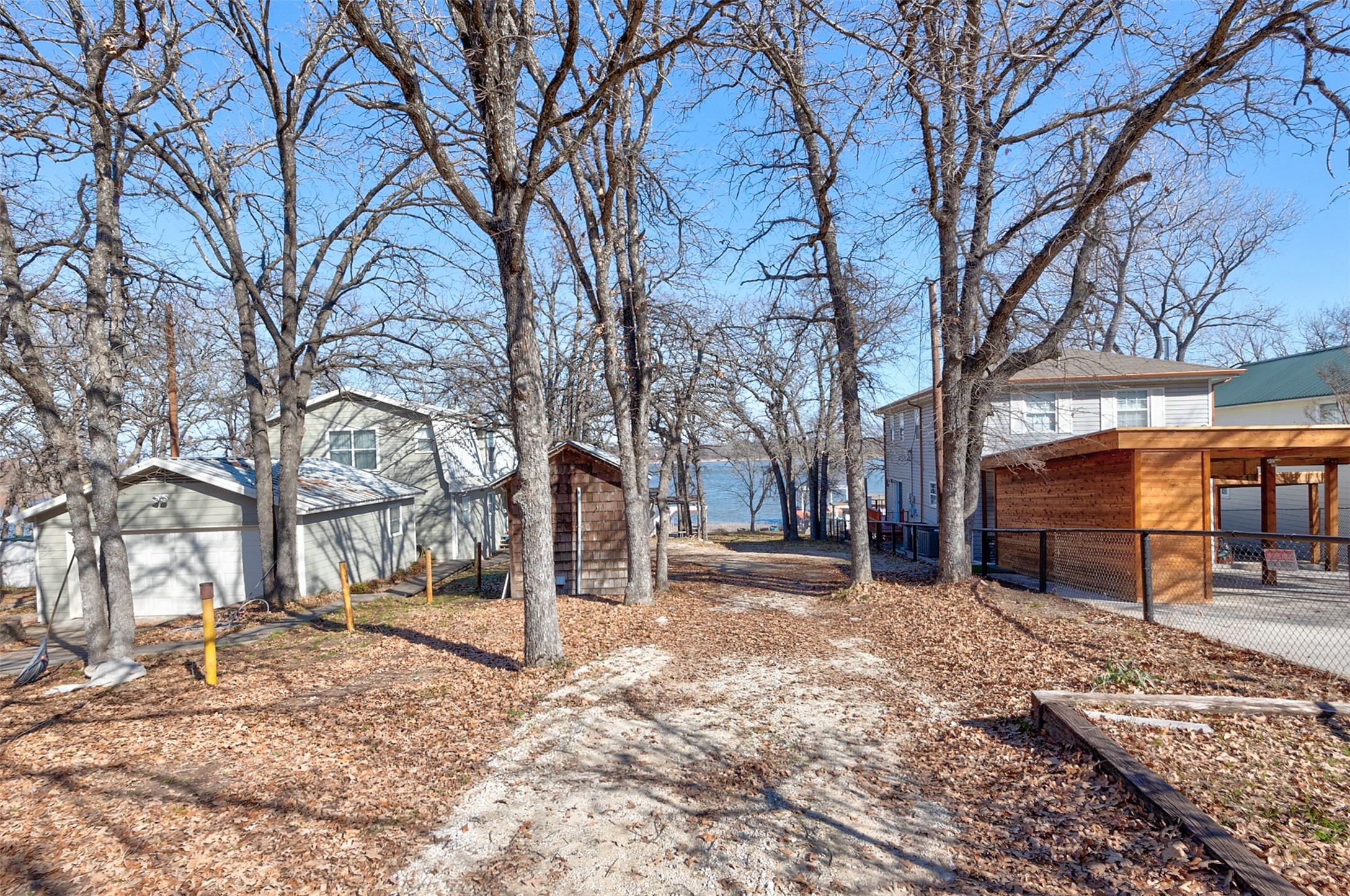 1154 W Lake Drive Weatherford TX 76087
