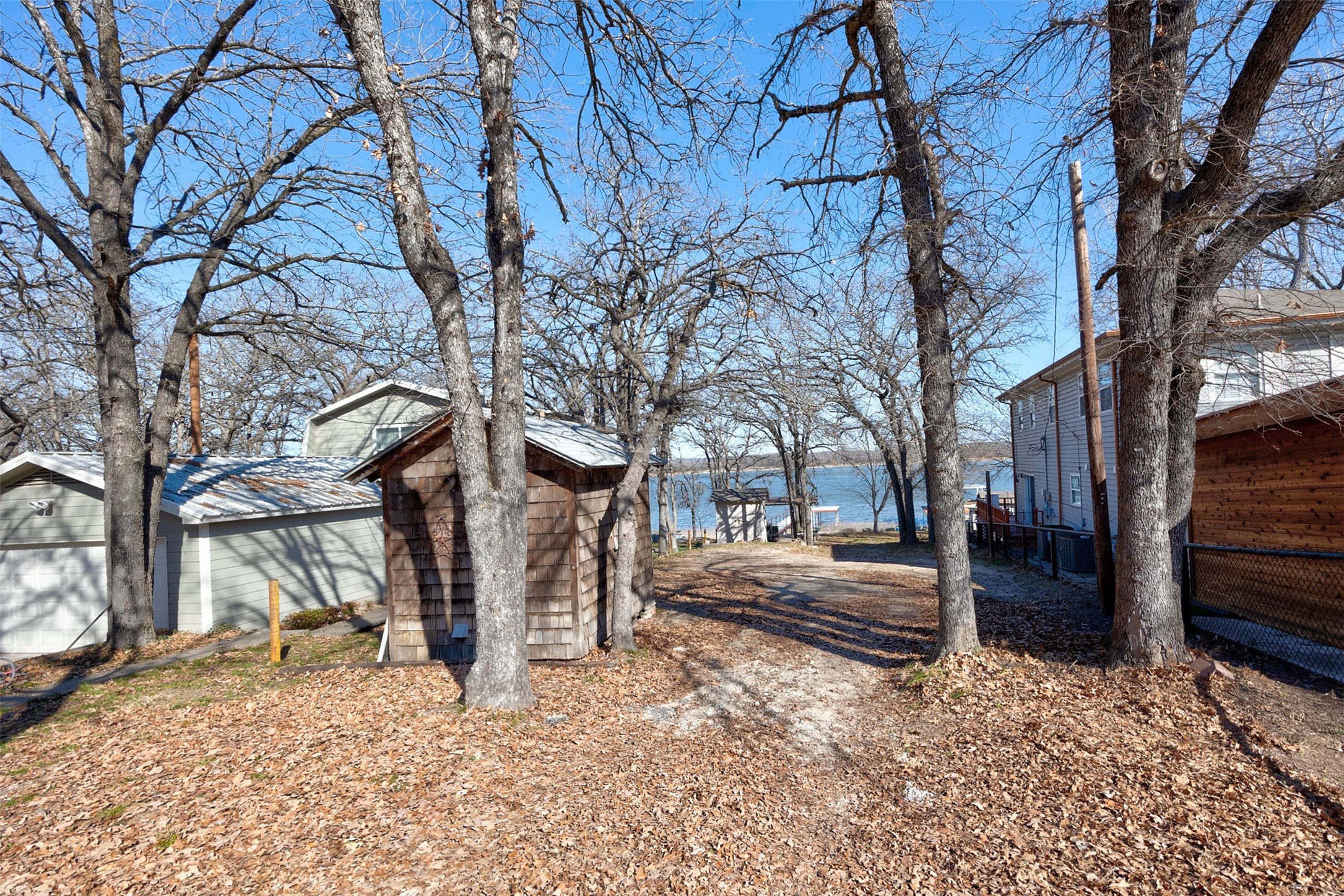 1154 W Lake Drive Weatherford TX 76087