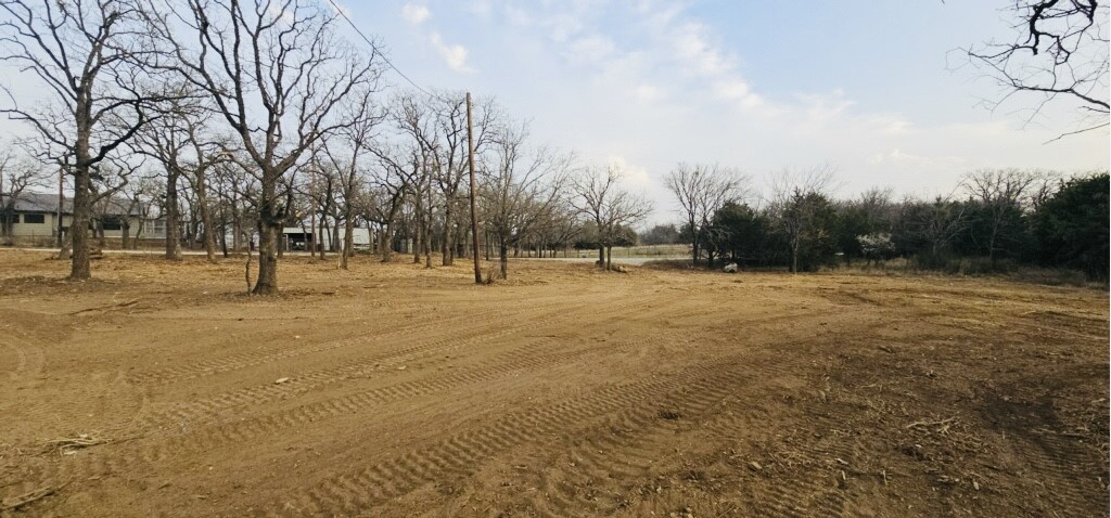 153 Catfish Trail Bowie TX 76230