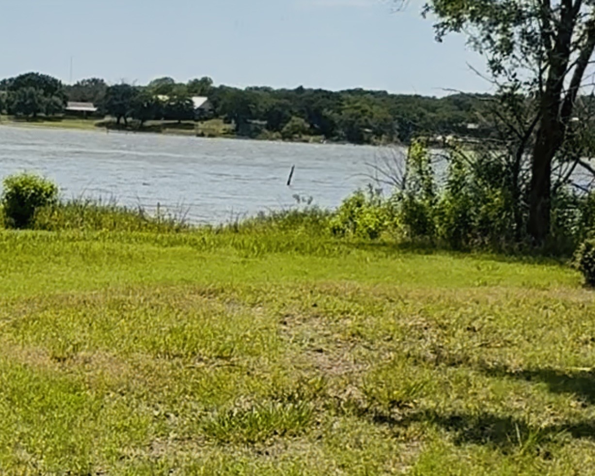 153 Catfish Trail Bowie TX 76230