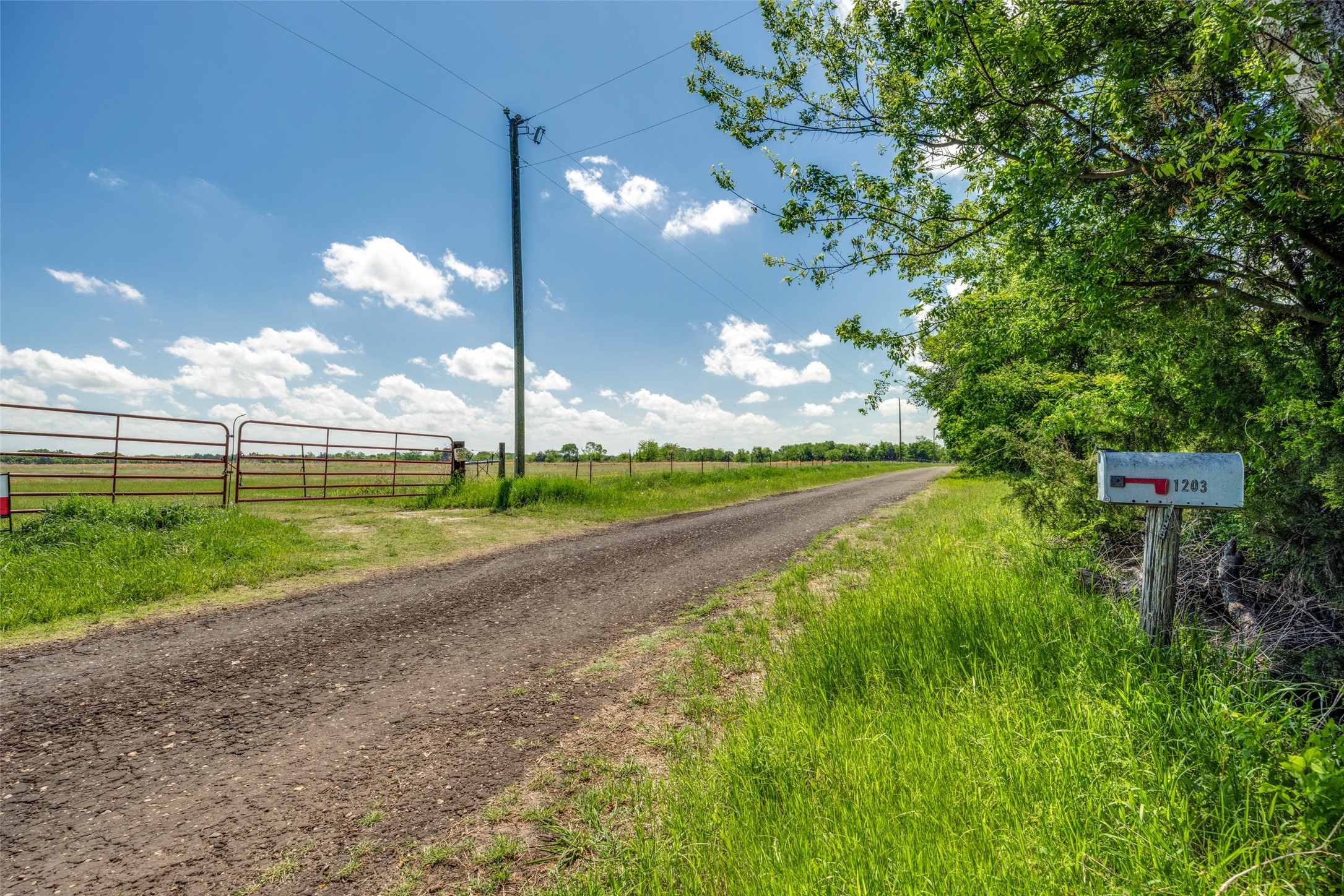 1203 County Road 4132 Cumby TX 75433
