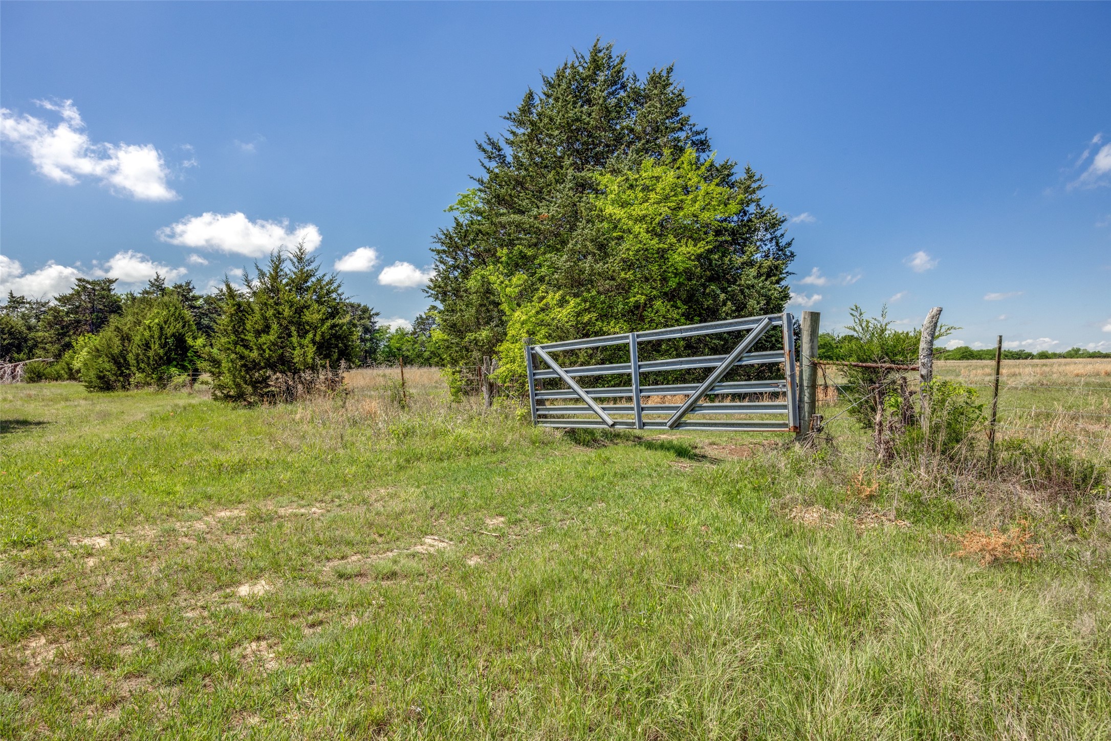 1203 County Road 4132 Cumby TX 75433