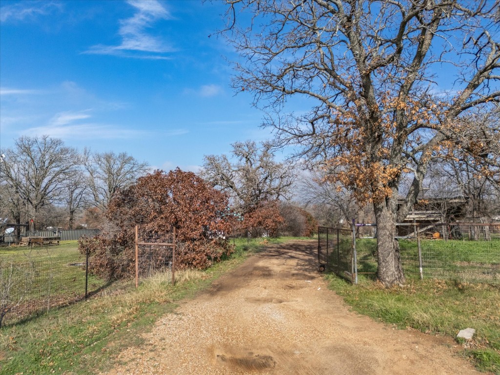 2166 County Road 3791 Paradise TX 76073