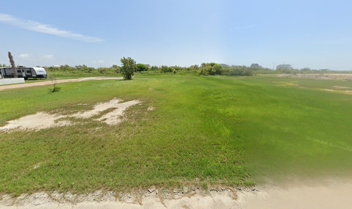 1036 Blacks Slip Gilchrist TX 77617